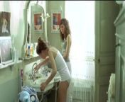 laetitia casta topless dans le grand appartement from topless les