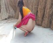 Bhabhi ko jhadu lagate huye khule maidan me ghodi bana kar from sex videos ghodi me
