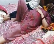 Sardi me Stepmom ke sath bed share kiya to Stepmom ki moti gand ko choda with hindi audio from firdos khala moti boobs