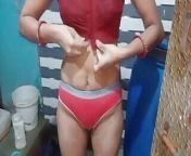 Indian rajshathani girl remove hair from her pink pussy,camera shoot video of Indian hot girl maya from girl remove hair on pussy with vent in bath room all xxx
