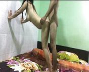missionary fuck asian homemade couple from म्यांमार युगल पर शिवालय