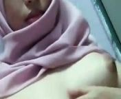Indonesian Hijab Muslim Girl Masturbate Herself (Part 4) from 4 muslim lesbians in hijabs on webcam show at naseera