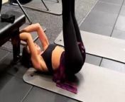 Sarah Hyland looking hot working out, February 2020. from young family february