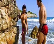 Safada de peitos enormes suduz amante para foder na praia video porno from lizzie na praia de nudismo