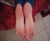 Matina moves her sesy (size 37) feet from www xxx my sesy nehas page 1 xvideos