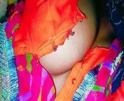 Dever TAKE ADVANTAGE He found hairy pussy at night !! Caught Suhani Bhabhi and fingring and fucking hairy pussy from 8ndian villege