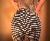 I fart in my new leggings from girl fart in red pants