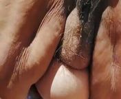 Mature woman stopping by the side of the road to pee, pussy hair got wet from islamabad road nude woman