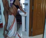 Indian college mam in saree getting ready to go to office, hot student sees madam's sexy body and fucks hard - Huge cum from indian sexy madam saree model sex