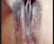 Close up orgasm! Wet hairy pussy girl play with vibrator until orgasm. put 3 fingers in pussy and and play with her clit from hairy pussy girl sex