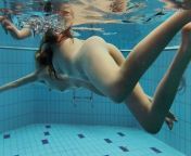 Nastya undresses Libuse in the pool like a lesbian from Гола Настя камєнских