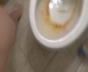 Dirty Talking Camgirl Slut TRIES to Pee into Toliet Standing Up & FAILS! Pissy Mess Bathroom Floor!! from toaliet