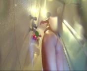 Voyeur camera in the shower. Young nude girl rubs her body with massage oil from 高画質乾布摩擦盗撮apubiswasxxx com