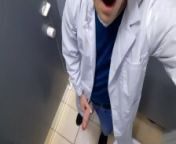 Russian young DOCTOR secretly MASTURBATES in the toilet from gay chubold spy public toilet